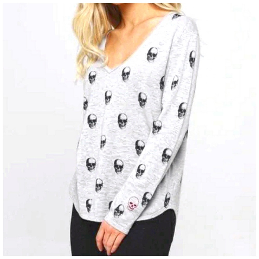 Skull Cashmere Aya Skull Print Long Sleeve Low V Neck Lightweight Knit Shirt